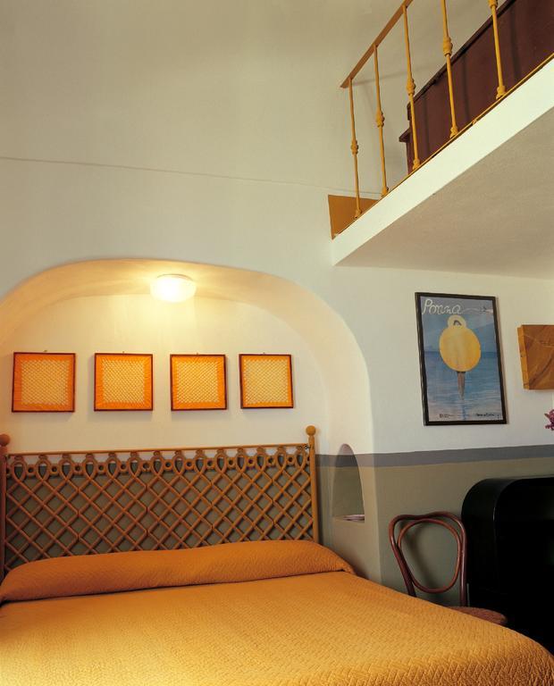 Villa Laetitia Ponza Room photo